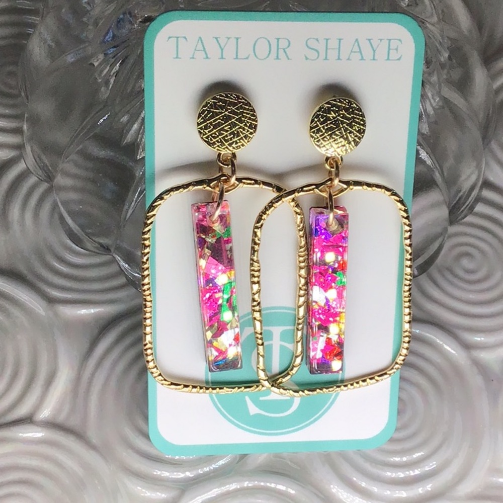 TAYLOR SHAYE EARRINGS❤️❤️